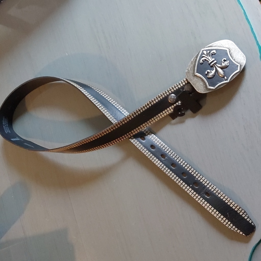 Levi's| Mens Black Leather Dress Belt W/ Fluer D Lis Silver Buckle Sz.L/ XL